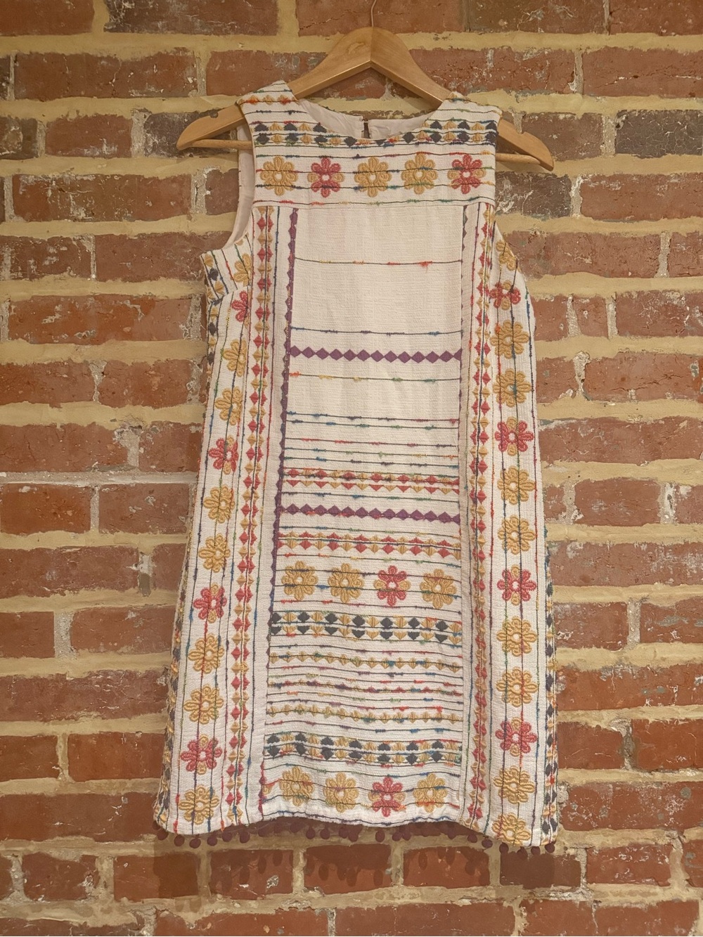 Anthropologie Cream Sleeveless Embroidered Floral Shift Dress
